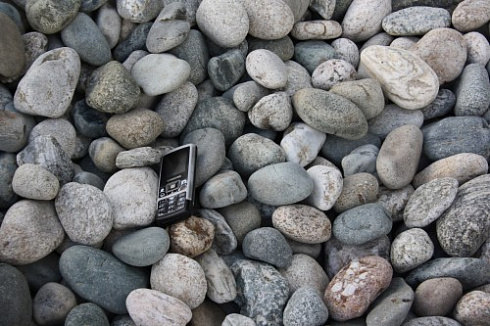 Kamenclub.ru: Галька речная окат (ассорти) фр. 50-100 мм. купить  в Санкт-Петербурге галька природная округлая серая белая черная серая коричневая синяя галька речная окатанная округлая 6200 руб/т   фото КАМЕНЬ КЛУБ