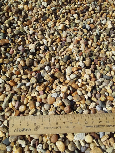 Kamenclub.ru: Галька окат (серо-желтая) фр.5-10 мм. купить  в Санкт-Петербурге галька речная рыжий, желтый, рыжий, серо-желтый речная окатанная галька декоративная 5000 руб/т   фото КАМЕНЬ КЛУБ
