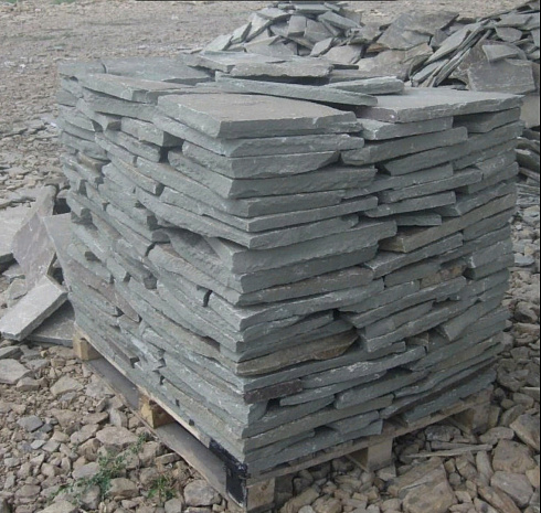 Kamenclub.ru: Песчаник пластушка серо-зеленый (1,5 см)  купить в Санкт-Петербурге плитняк - пластушка серо-зеленый, серый, зеленый пластушка рваная ландшафтная колотая 10200 руб/м3   фото КАМЕНЬ КЛУБ