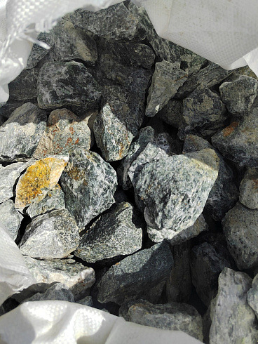 фото Галтованный жадеит (фр. 70-100 мм)  купить в Санкт-Петербурге в интернет-портале КАМЕНЬ КЛУБ