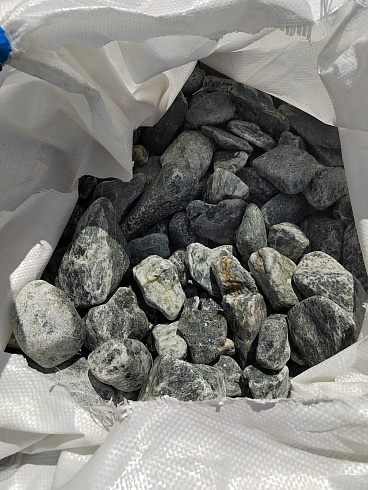 фото Галтованный жадеит (фр. 70-100 мм)  купить в Санкт-Петербурге в интернет-портале КАМЕНЬ КЛУБ