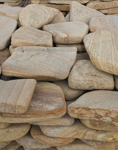 Kamenclub.ru: Песчаник пластушка галтованный желтый с рисунком (3 см)  купить в Санкт-Петербурге плитняк - пластушка желтый песчаник 21000 руб/м3   фото КАМЕНЬ КЛУБ