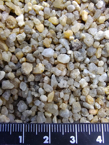 Кварцевый песок для площадок фр. 2-5 мм.  купить в Санкт-Петербурге фото Камень Клуб