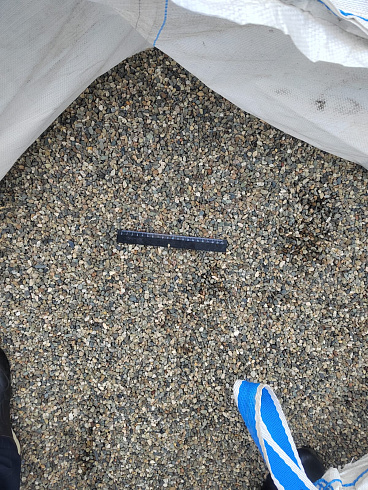 Kamenclub.ru: Галька речная окат (серая) фр.5-10 мм купить  в Санкт-Петербурге галька речная серая, серый, темно-серый, светло-серый, коричневый речная окатанная галька декоративная ландшатфная 5000 руб/т   фото КАМЕНЬ КЛУБ