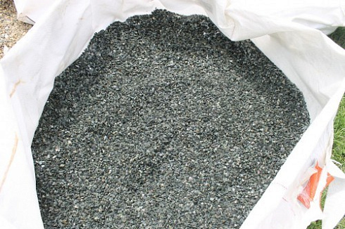 Kamenclub.ru: Щебень крошка зеленый (змеевик) фр. 5-10 мм  купить в Санкт-Петербурге змеевик зеленый, салатовый ландшафтный декоративный щебень крошка 7 200 руб/т   фото КАМЕНЬ КЛУБ