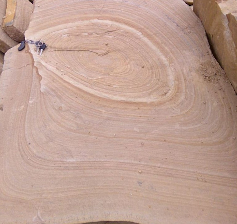 Kamenclub.ru: Форматный камень (плаха) пошаговая дорожка от 70-150 см (4 -12 см)  купить в Санкт-Петербурге плитняк  форматный плаха желтый песчаник 9 000 руб/т   фото КАМЕНЬ КЛУБ