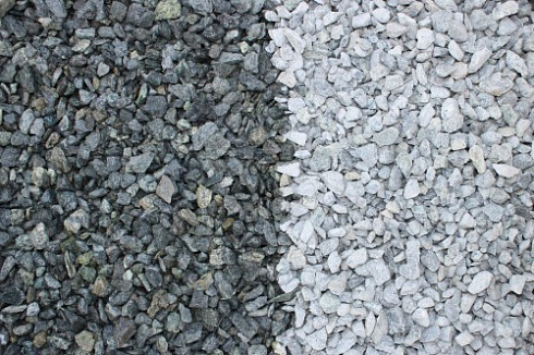 Kamenclub.ru: Щебень крошка зеленый (змеевик) фр. 10-20 мм.  купить в Санкт-Петербурге змеевик зеленый, салатовый декоративная ландшафтная каменная крошка щебня 7 200 руб/т   фото КАМЕНЬ КЛУБ