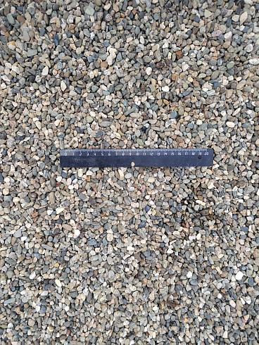 Kamenclub.ru: Галька речная окат (серая) фр.5-10 мм купить  в Санкт-Петербурге галька речная серая, серый, темно-серый, светло-серый, коричневый речная окатанная галька декоративная ландшатфная 5000 руб/т   фото КАМЕНЬ КЛУБ