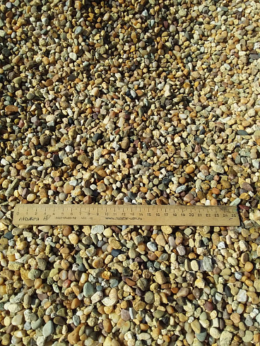 Kamenclub.ru: Галька окат (серо-желтая) фр.5-10 мм. купить  в Санкт-Петербурге галька речная рыжий, желтый, рыжий, серо-желтый речная окатанная галька декоративная 5000 руб/т   фото КАМЕНЬ КЛУБ