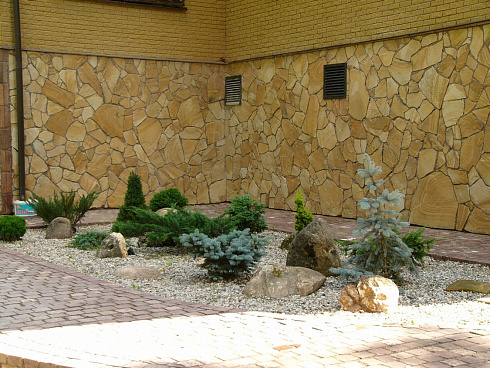 Kamenclub.ru: Песчаник пластушка желтый с разводом под дерево (2 см)  купить в Санкт-Петербурге плитняк желтый с разводами, желтый, рыжий, серый песчаник пластушка рваная ландшафтная 11 000 руб/м3   фото КАМЕНЬ КЛУБ