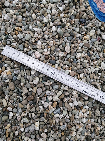 Kamenclub.ru: Галька речная окат (серая) фр.5-10 мм купить  в Санкт-Петербурге галька речная серая, серый, темно-серый, светло-серый, коричневый речная окатанная галька декоративная ландшатфная 5000 руб/т   фото КАМЕНЬ КЛУБ