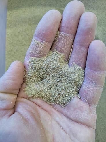 Кварцевый песок для площадок фр. 0,16-0,63 мм.  купить в Санкт-Петербурге фото Камень Клуб