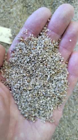 Кварцевый песок для площадок фр. 0,8 - 2 мм.  купить в Санкт-Петербурге фото Камень Клуб