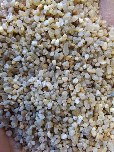 Кварцевый песок сухой фракцинированный фр. 1,6-4 мм.  купить в Санкт-Петербурге фото Камень Клуб