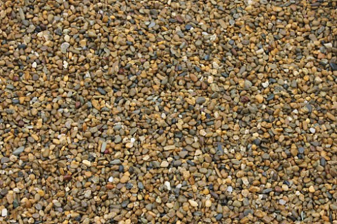 Kamenclub.ru: Галька окат (серо-желтая) фр.5-10 мм. купить  в Санкт-Петербурге галька речная рыжий, желтый, рыжий, серо-желтый речная окатанная галька декоративная 5000 руб/т   фото КАМЕНЬ КЛУБ
