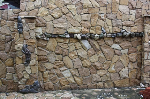 Kamenclub.ru: Песчаник колотый для облицовки (фр. 2-3 см)  купить в Санкт-Петербурге песчаник бежевый серый рыжий песчаник строительный 5000 руб/т   фото КАМЕНЬ КЛУБ