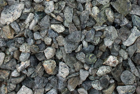 Kamenclub.ru: Щебень крошка зеленый (змеевик) фр. 40-70 мм.  купить в Санкт-Петербурге мрамор змеевик зеленый, салатовый щебень декоративный 8000 руб/т   фото КАМЕНЬ КЛУБ