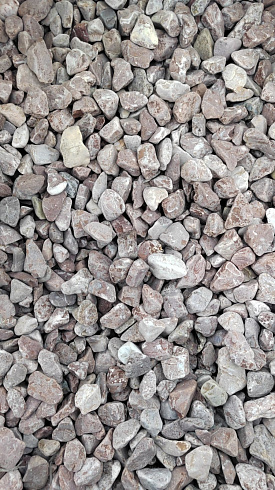 Kamenclub.ru: Мраморная крошка (щебень галтованный розовый) фр.20-40 мм.  купить в Санкт-Петербурге мрамор розовый, красный оголтованный округлый щебень  15000 руб/т   фото КАМЕНЬ КЛУБ