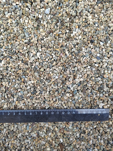 Kamenclub.ru: Галька речная окат (серая) фр.3-5 мм купить  в Санкт-Петербурге галька речная серая бежевый темно-серый окатанный речной камень округлый 9500 руб/т   фото КАМЕНЬ КЛУБ