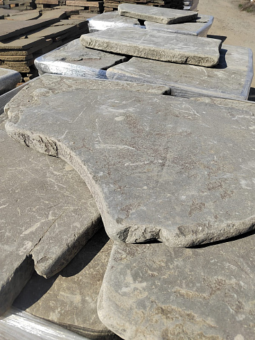 Kamenclub.ru: Песчаник галтованный для облицовки (фр. 2-5 см)  купить в Санкт-Петербурге песчник рыжий желтый серый песчаник окатанный речной 6 000 руб/т   фото КАМЕНЬ КЛУБ