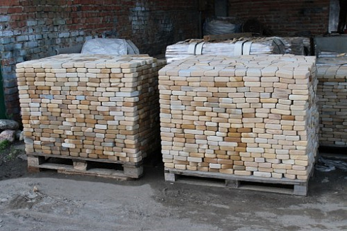 Kamenclub.ru: Песчаник брусчатка (Готика) art PSG-L-01  купить в Санкт-Петербурге    2300 руб/кв.м   фото КАМЕНЬ КЛУБ