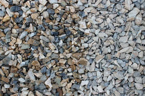 Kamenclub.ru: Мраморная крошка (щебень крошка медовый), фр. 10-20 мм.  купить в Санкт-Петербурге песчаник бежевый, серый каменная ландшафтная крошка  12000 руб/т   фото КАМЕНЬ КЛУБ