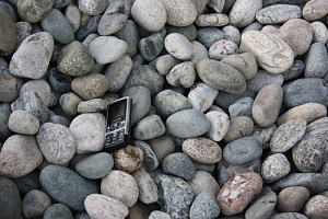 Kamenclub.ru: Галька речная окат (ассорти) фр. 50-100 мм. купить  в Санкт-Петербурге галька природная округлая серая белая черная серая коричневая синяя галька речная окатанная округлая 6200 руб/т   фото КАМЕНЬ КЛУБ