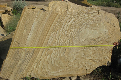 Kamenclub.ru: Форматный камень (плаха) пошаговая дорожка от 70-150 см (4 -12 см)  купить в Санкт-Петербурге плитняк  форматный плаха желтый песчаник 9 000 руб/т   фото КАМЕНЬ КЛУБ