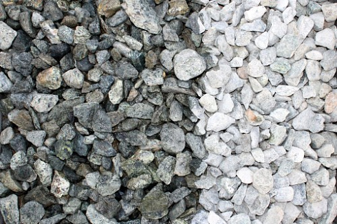 Kamenclub.ru: Щебень крошка зеленый (змеевик) фр. 20-40 мм.  купить в Санкт-Петербурге мрамор зеленый, салатовый ландшафтная мраморная крошка 8500 руб/т   фото КАМЕНЬ КЛУБ