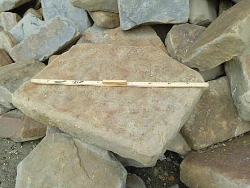 Kamenclub.ru: Песчаник для мощения дорожек, площадок, парковок ( фр 5-10 см)  купить в Санкт-Петербурге песчаник  серый желтый коричневый рыжий песчаник оголтованный окатанный 6500 руб/т   фото КАМЕНЬ КЛУБ