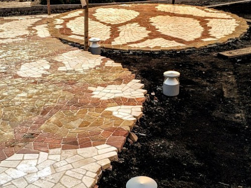 Kamenclub.ru: Песчаник брусчатка (Готика) art PSK-L-01  купить в Санкт-Петербурге    2600 руб/кв.м    фото КАМЕНЬ КЛУБ