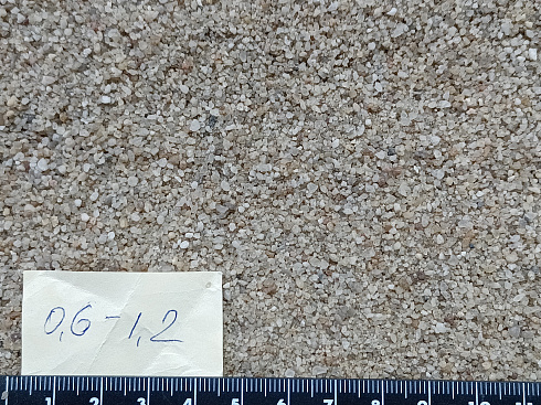 Кварцевый песок для площадок фр. 0,6-1,2 мм.  купить в Санкт-Петербурге фото Камень Клуб