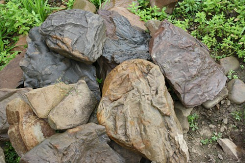 Kamenclub.ru: Песчаник декоративный ландшафтный (фр. 300-500 мм)  купить в Санкт-Петербурге песчаник желтый рыжий серый зеленый валун речной окатанный природный песчаника 4 500 руб/т   фото КАМЕНЬ КЛУБ