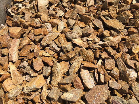 Kamenclub.ru: Щебень крошка желтый (ЗЛАТОЛИТ) фр. 5-10 мм.  купить в Санкт-Петербурге мрамор золотистый, бежевый, желтый каменная ландшафтная декоративная крошка здатолита 8500 руб/т   фото КАМЕНЬ КЛУБ