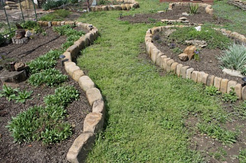 Kamenclub.ru: Песчаник для строительства и кладки блочный (фр 100-200 мм)  купить в Санкт-Петербурге песчаник бежевый серый рыжий валун мелкий для строительства песчаник 6500 руб/т   фото КАМЕНЬ КЛУБ