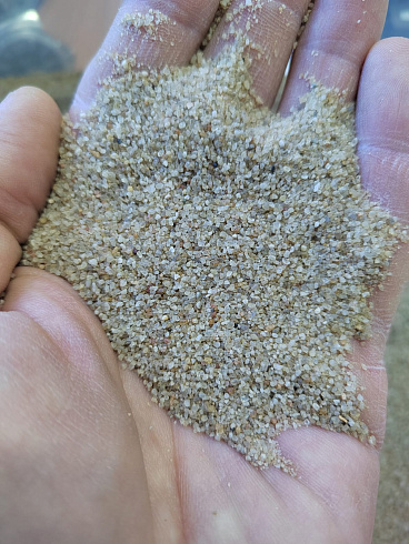 Кварцевый песок для площадок фр. 0,3 - 1 мм.  купить в Санкт-Петербурге фото Камень Клуб