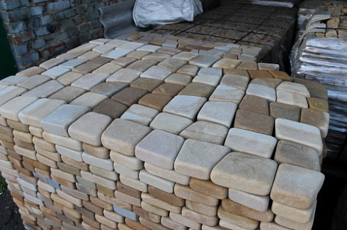 Kamenclub.ru: Песчаник брусчатка (Готика) art PSG-L-01  купить в Санкт-Петербурге    2300 руб/кв.м   фото КАМЕНЬ КЛУБ