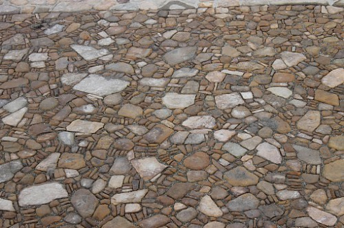 Kamenclub.ru: Песчаник для мощения дорожек, площадок, парковок ( фр 5-10 см)  купить в Санкт-Петербурге песчаник  серый желтый коричневый рыжий песчаник оголтованный окатанный 6500 руб/т   фото КАМЕНЬ КЛУБ