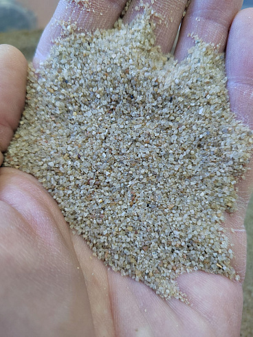 Кварцевый песок для площадок фр. 0,3 - 1 мм.  купить в Санкт-Петербурге фото Камень Клуб