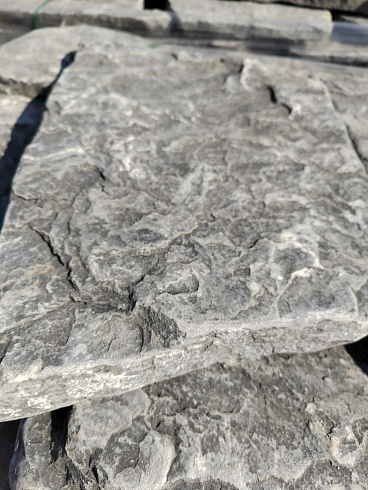 Kamenclub.ru: Песчаник галтованный для облицовки (фр. 2-5 см)  купить в Санкт-Петербурге песчник рыжий желтый серый песчаник окатанный речной 6 000 руб/т   фото КАМЕНЬ КЛУБ